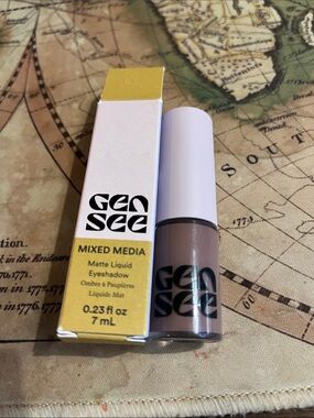 Mixed Media Matte Liquid Eyeshadow — Shroom